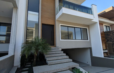 EXCELENTE SOBRADO CONDOMINIO FECHADO